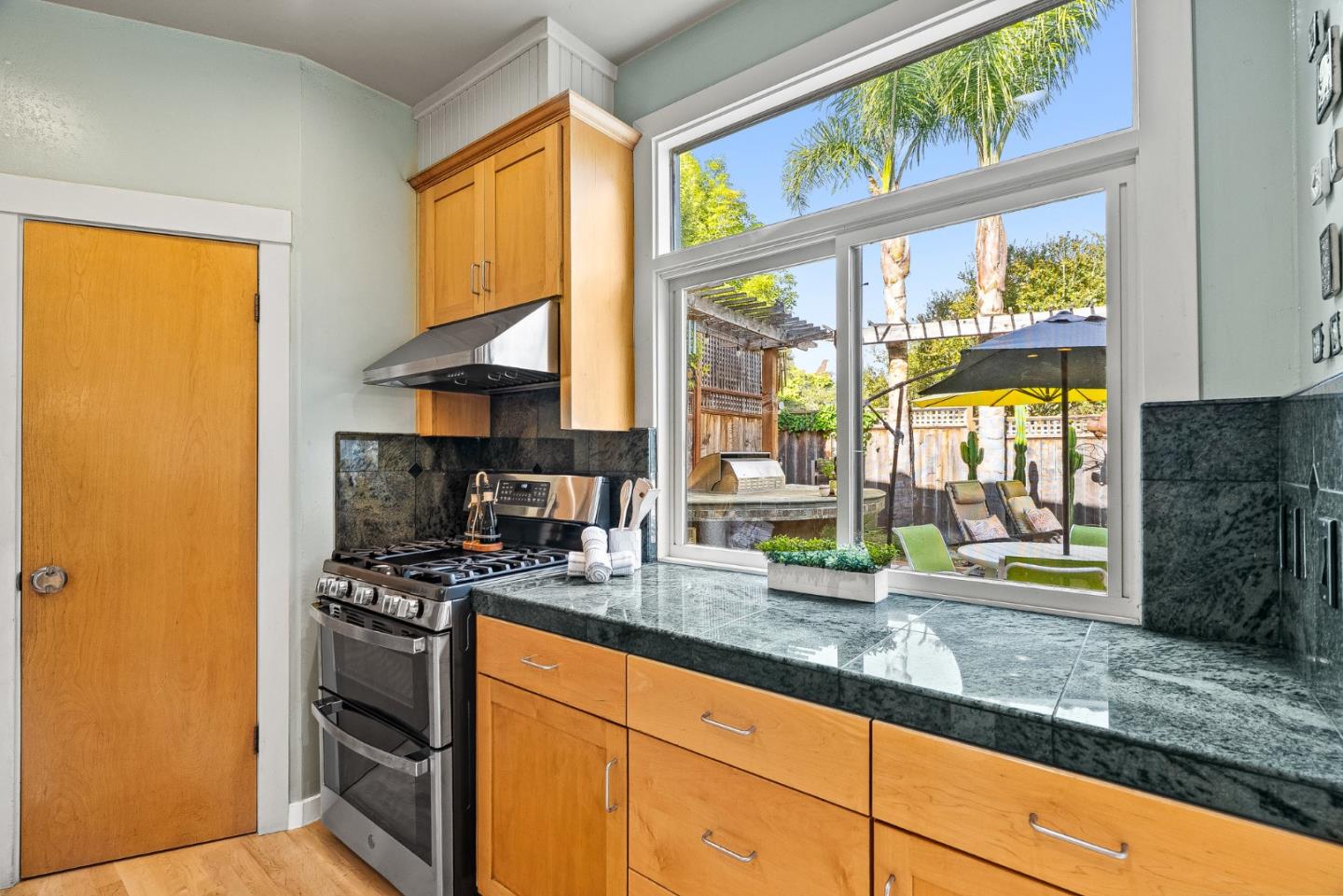 Detail Gallery Image 22 of 63 For 2106 Harborview Ct, Santa Cruz,  CA 95062 - 4 Beds | 2/1 Baths