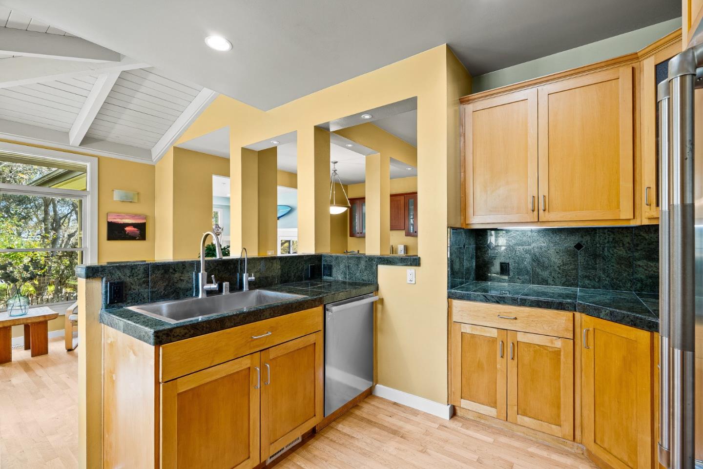 Detail Gallery Image 24 of 63 For 2106 Harborview Ct, Santa Cruz,  CA 95062 - 4 Beds | 2/1 Baths