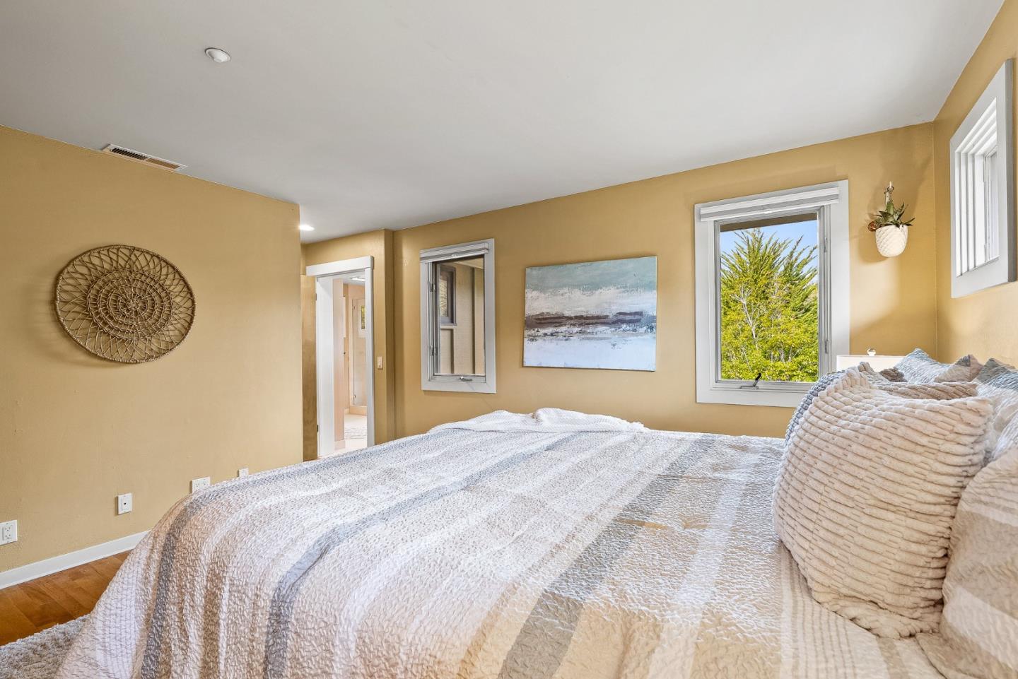 Detail Gallery Image 30 of 63 For 2106 Harborview Ct, Santa Cruz,  CA 95062 - 4 Beds | 2/1 Baths