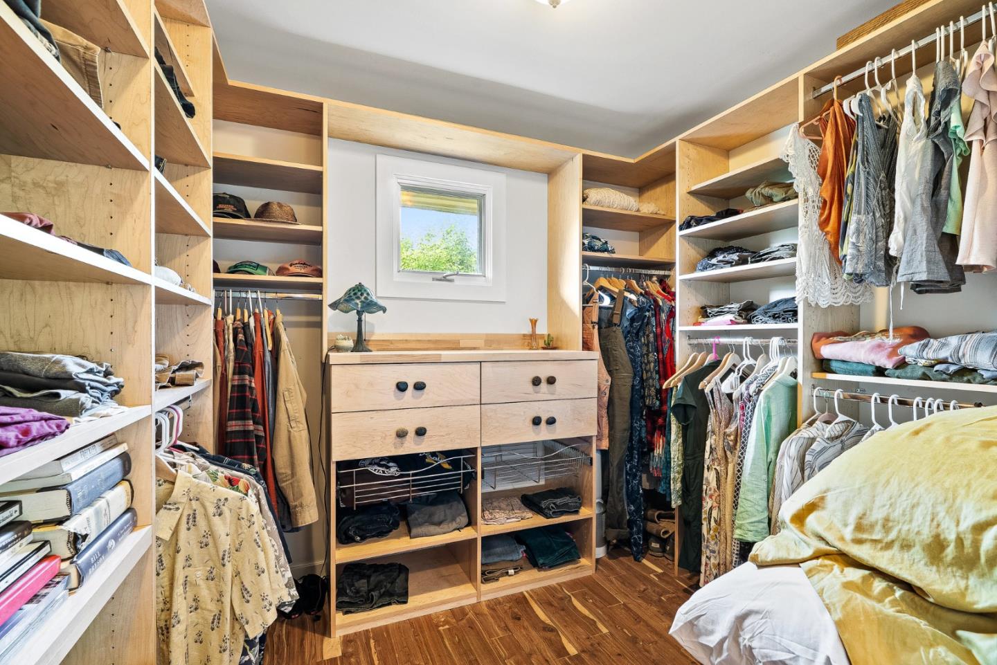 Detail Gallery Image 32 of 63 For 2106 Harborview Ct, Santa Cruz,  CA 95062 - 4 Beds | 2/1 Baths