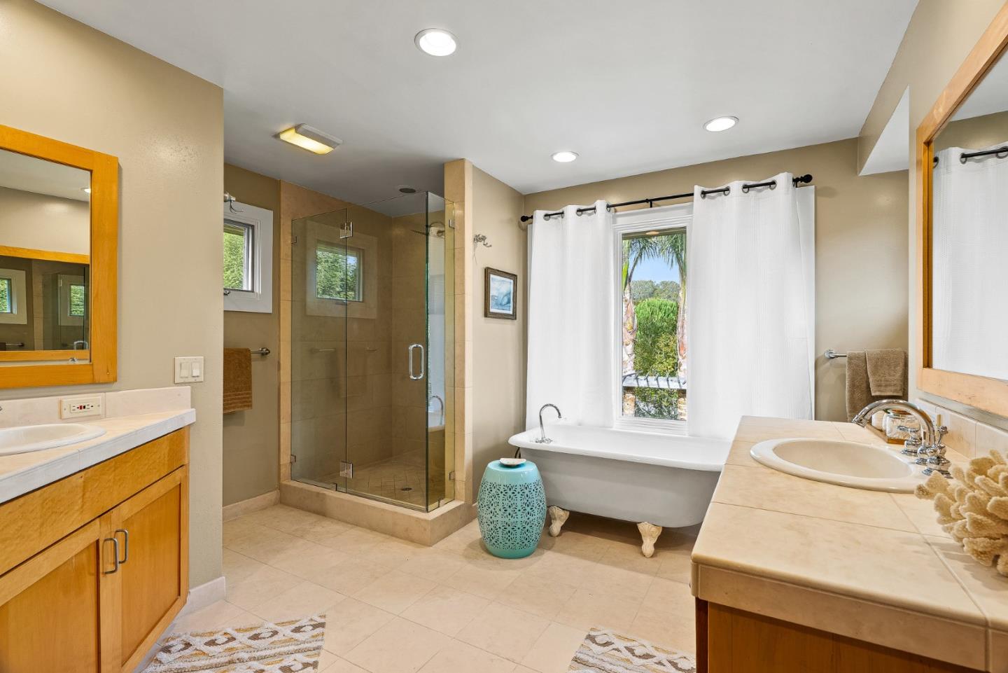 Detail Gallery Image 33 of 63 For 2106 Harborview Ct, Santa Cruz,  CA 95062 - 4 Beds | 2/1 Baths