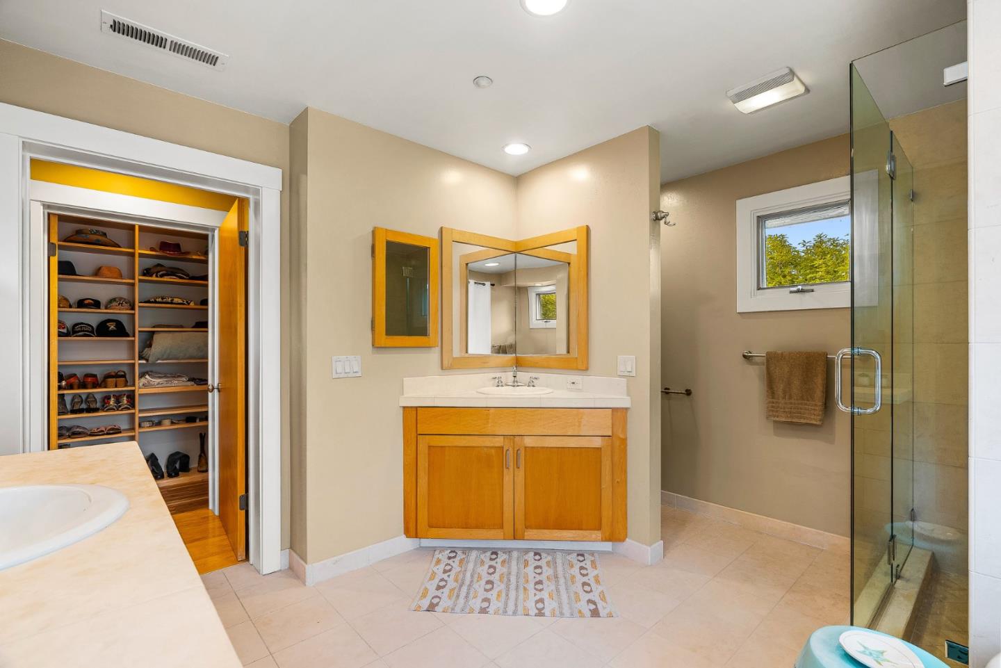 Detail Gallery Image 35 of 63 For 2106 Harborview Ct, Santa Cruz,  CA 95062 - 4 Beds | 2/1 Baths