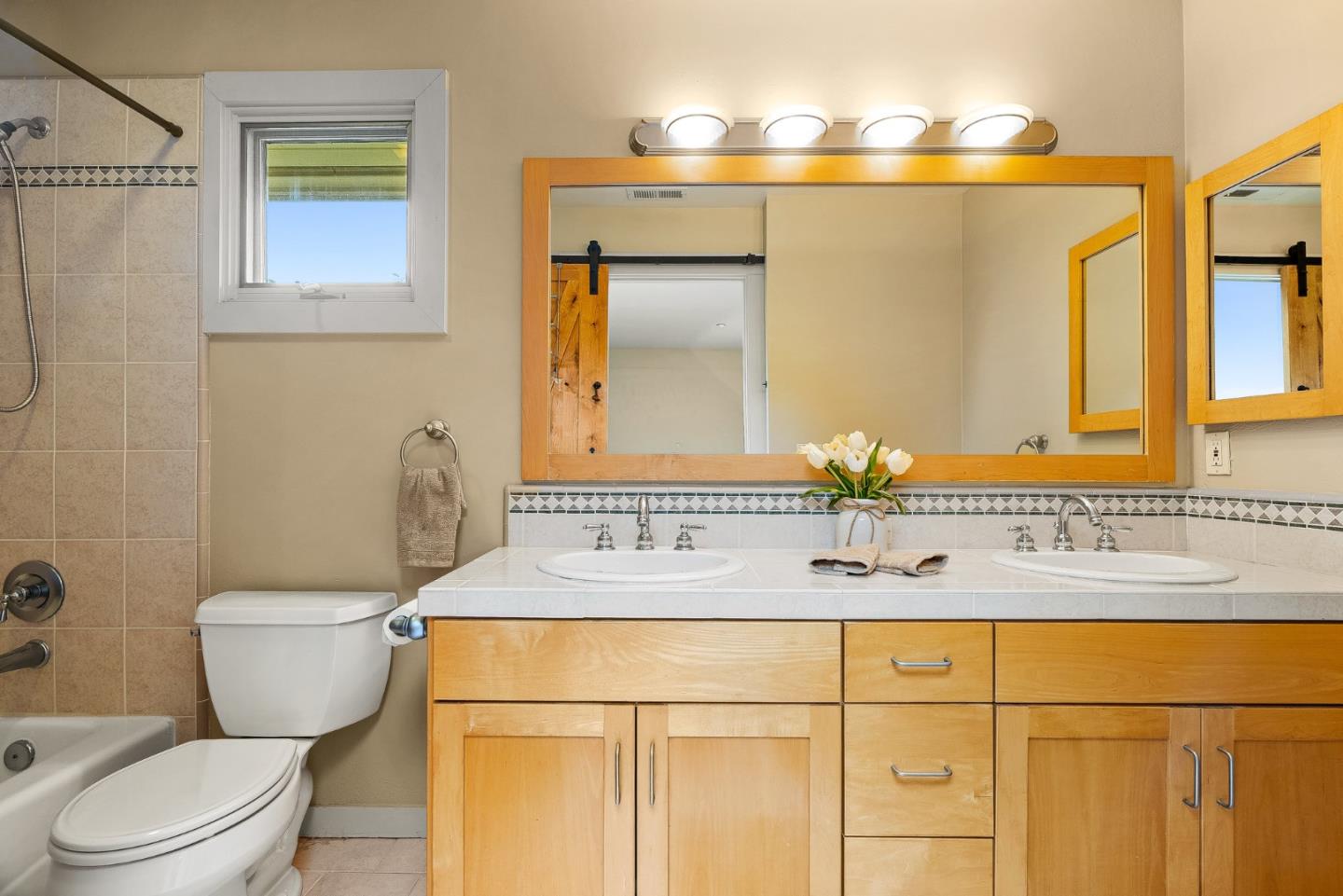 Detail Gallery Image 37 of 63 For 2106 Harborview Ct, Santa Cruz,  CA 95062 - 4 Beds | 2/1 Baths