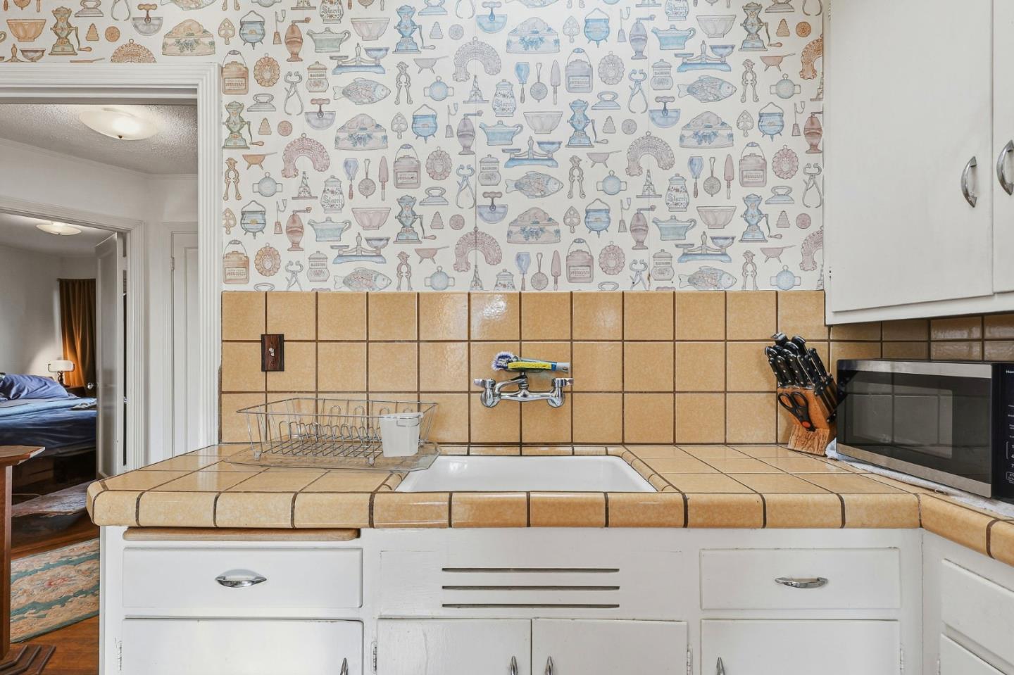 Detail Gallery Image 12 of 29 For 3838 Lawton St, San Francisco,  CA 94122 - 2 Beds | 1 Baths