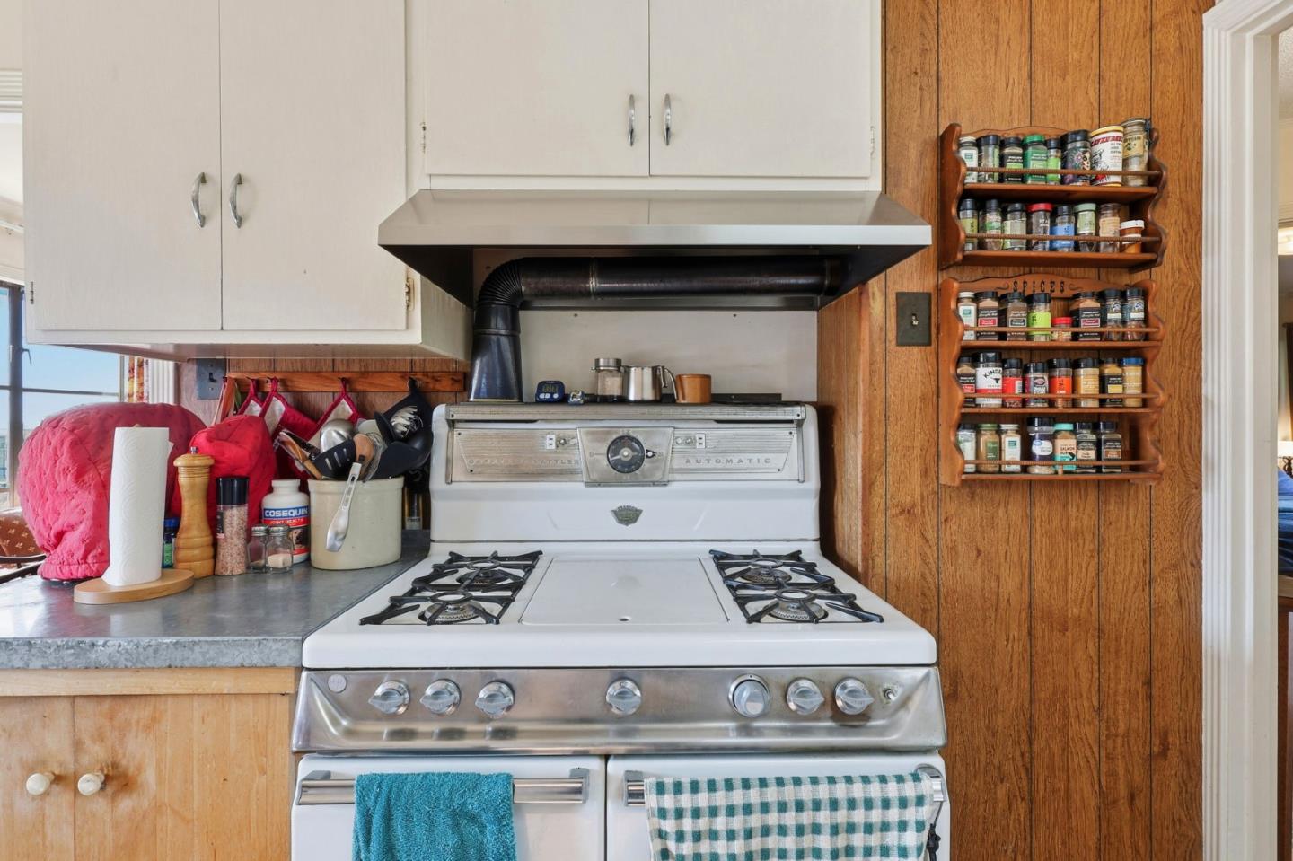 Detail Gallery Image 13 of 29 For 3838 Lawton St, San Francisco,  CA 94122 - 2 Beds | 1 Baths