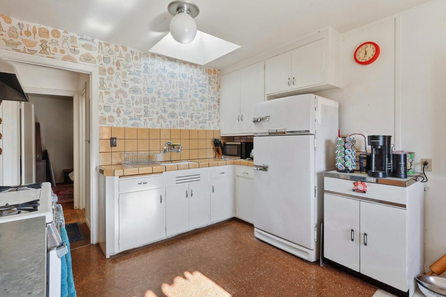 Detail Gallery Image 8 of 29 For 3838 Lawton St, San Francisco,  CA 94122 - 2 Beds | 1 Baths