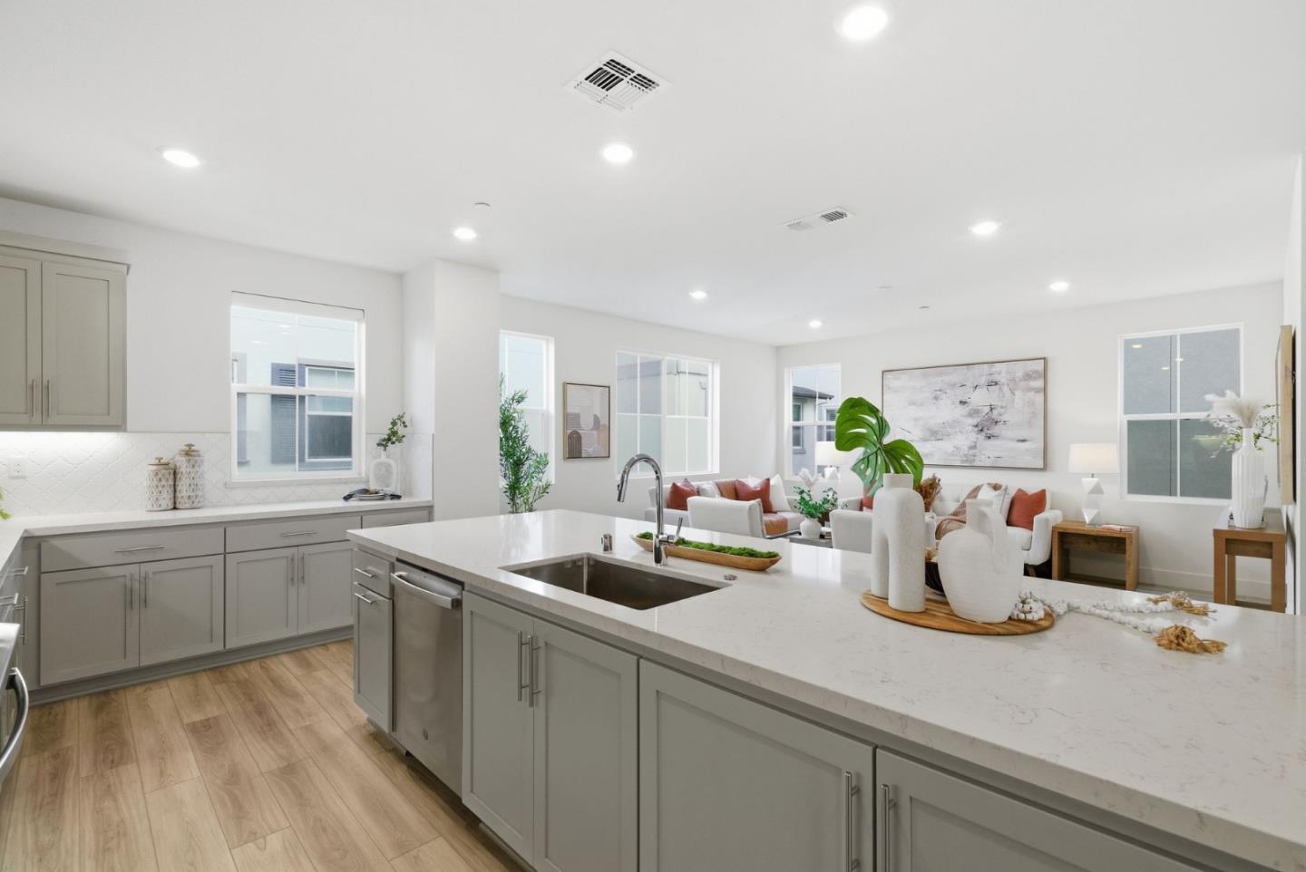 Detail Gallery Image 14 of 37 For 9065 Tallship Way, Newark,  CA 94560 - 4 Beds | 4 Baths