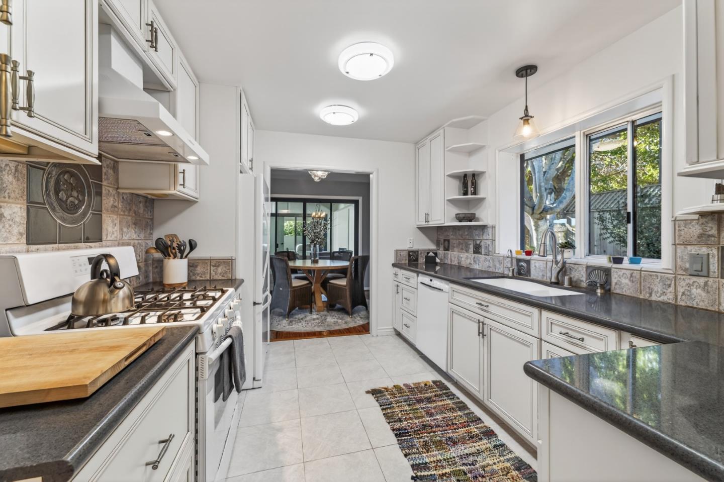 Detail Gallery Image 25 of 54 For 859 Balboa Ave, Pacific Grove,  CA 93950 - 3 Beds | 2 Baths