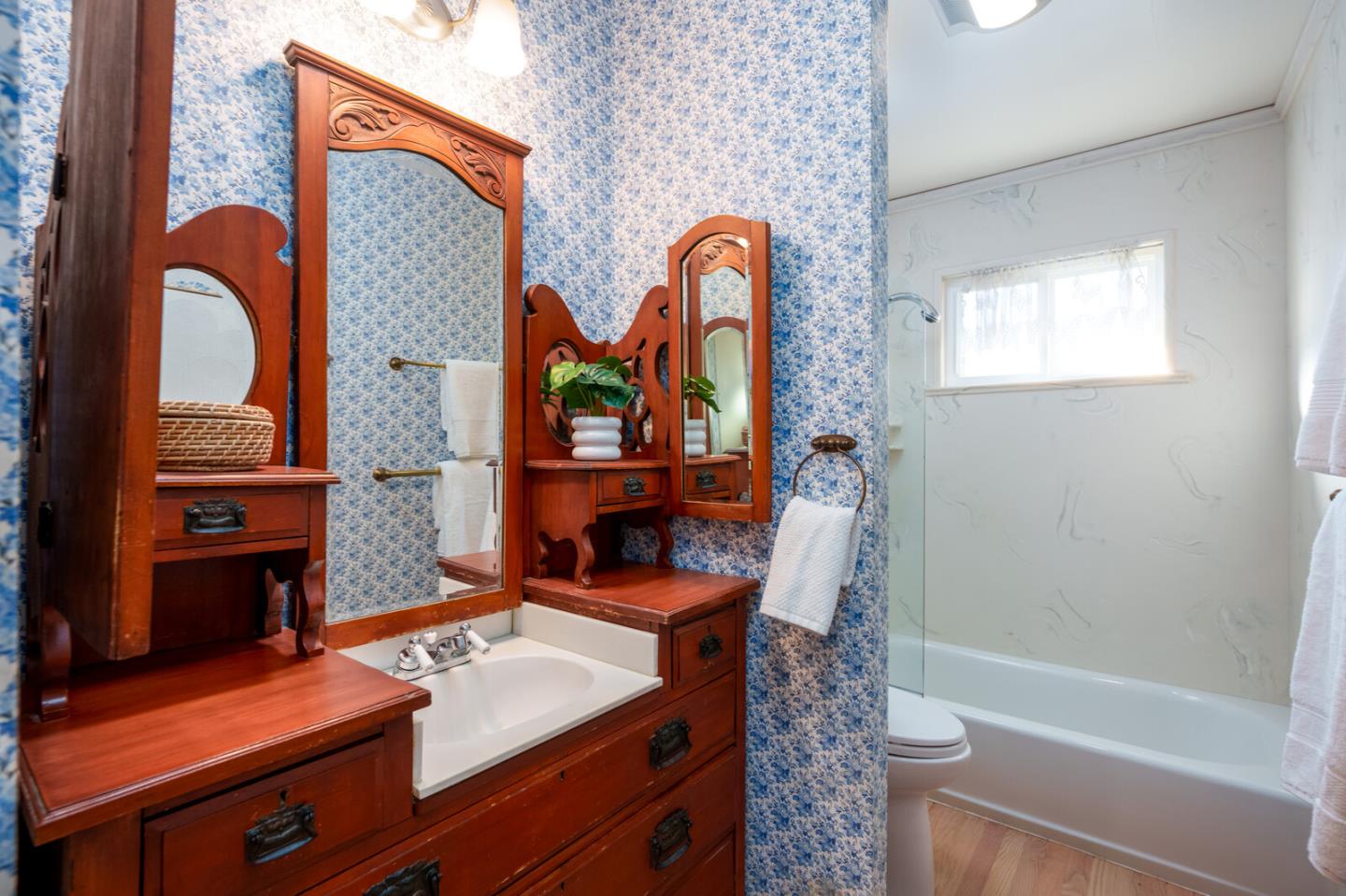 Detail Gallery Image 11 of 15 For 2258 Highland Park Ln, Campbell,  CA 95008 - 3 Beds | 2 Baths