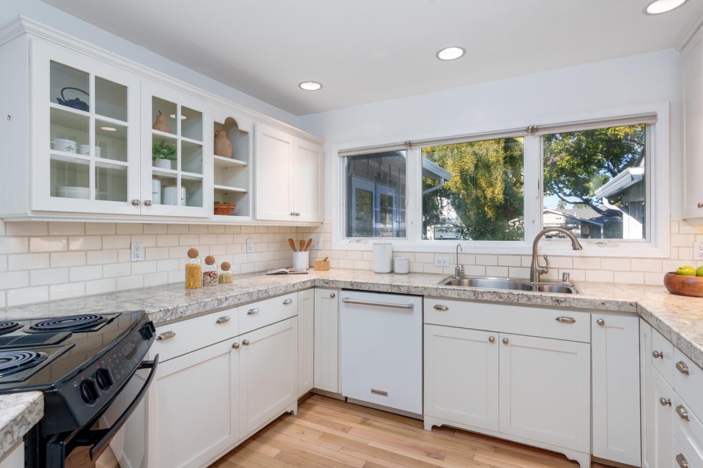 Detail Gallery Image 6 of 15 For 2258 Highland Park Ln, Campbell,  CA 95008 - 3 Beds | 2 Baths