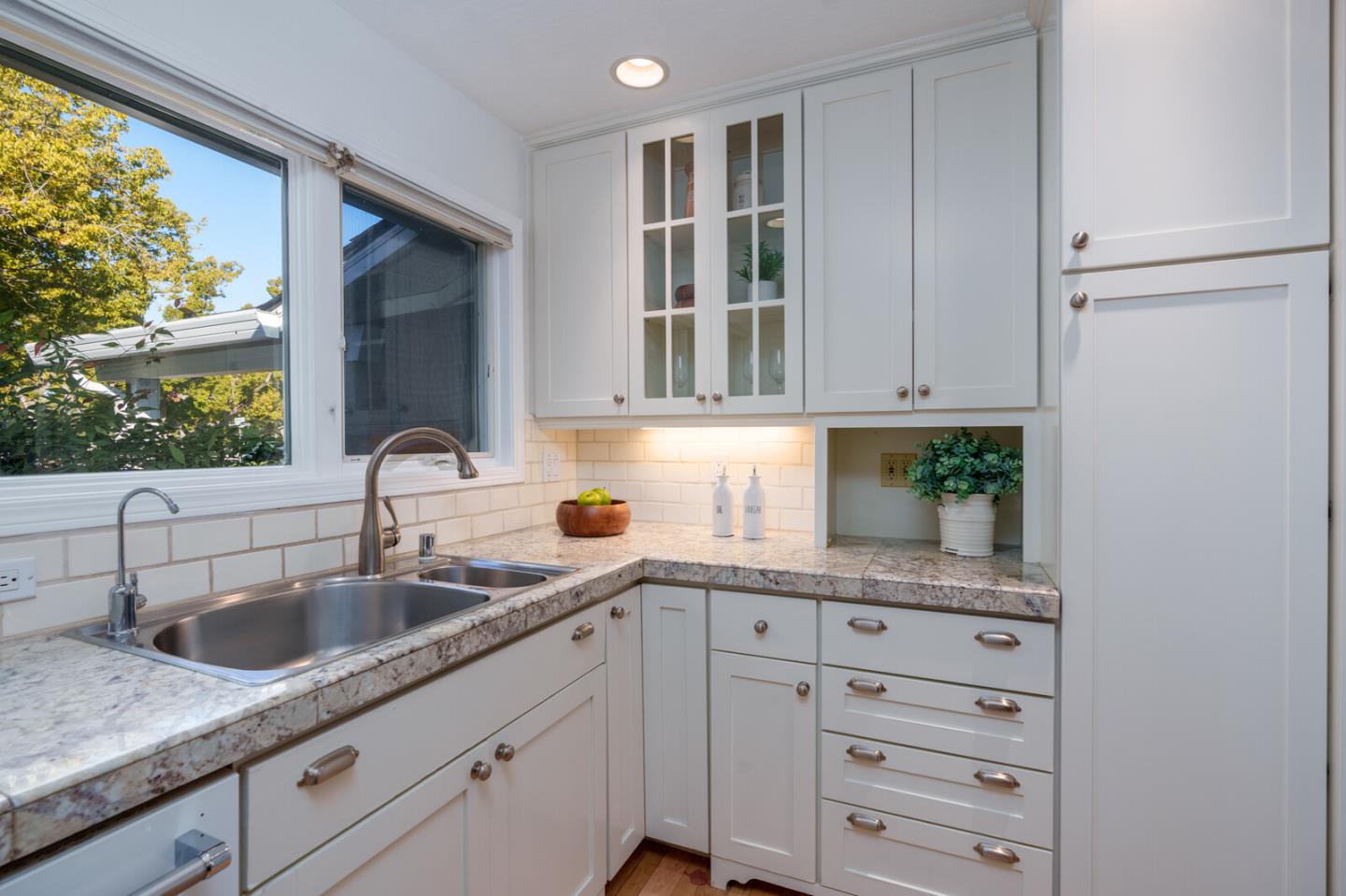 Detail Gallery Image 7 of 15 For 2258 Highland Park Ln, Campbell,  CA 95008 - 3 Beds | 2 Baths