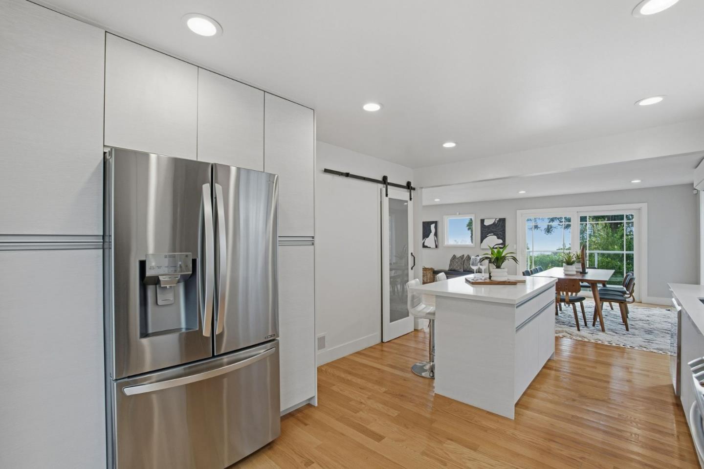 Detail Gallery Image 17 of 59 For 2109 Cipriani Blvd, Belmont,  CA 94002 - 4 Beds | 3/1 Baths