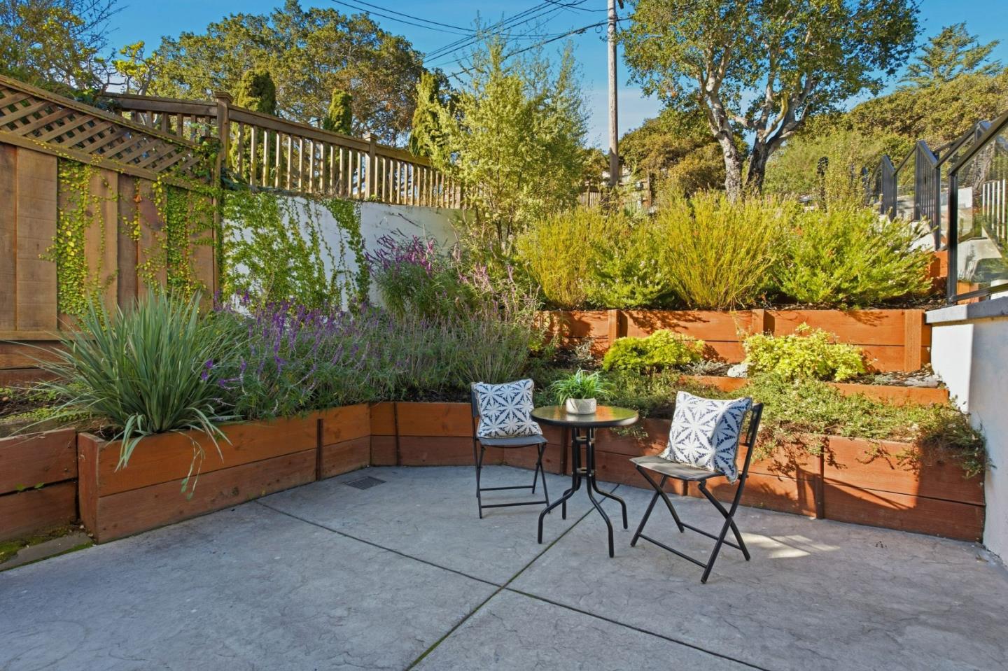 Detail Gallery Image 22 of 59 For 2109 Cipriani Blvd, Belmont,  CA 94002 - 4 Beds | 3/1 Baths