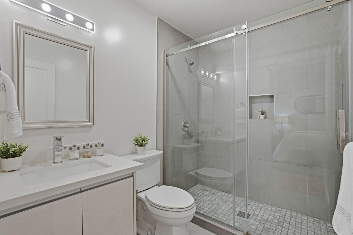 Detail Gallery Image 27 of 59 For 2109 Cipriani Blvd, Belmont,  CA 94002 - 4 Beds | 3/1 Baths