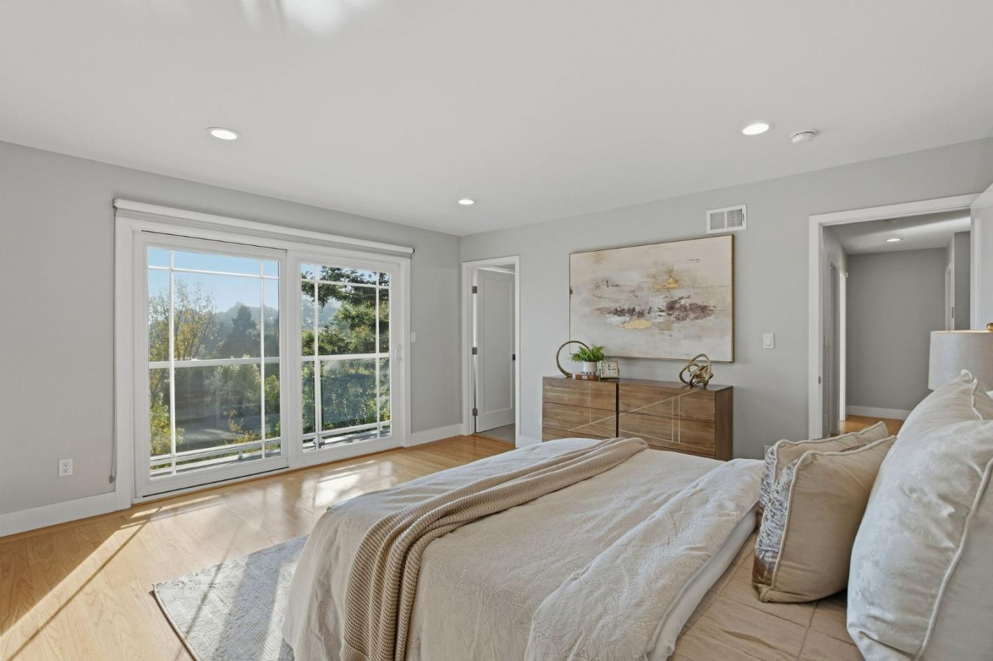 Detail Gallery Image 33 of 59 For 2109 Cipriani Blvd, Belmont,  CA 94002 - 4 Beds | 3/1 Baths