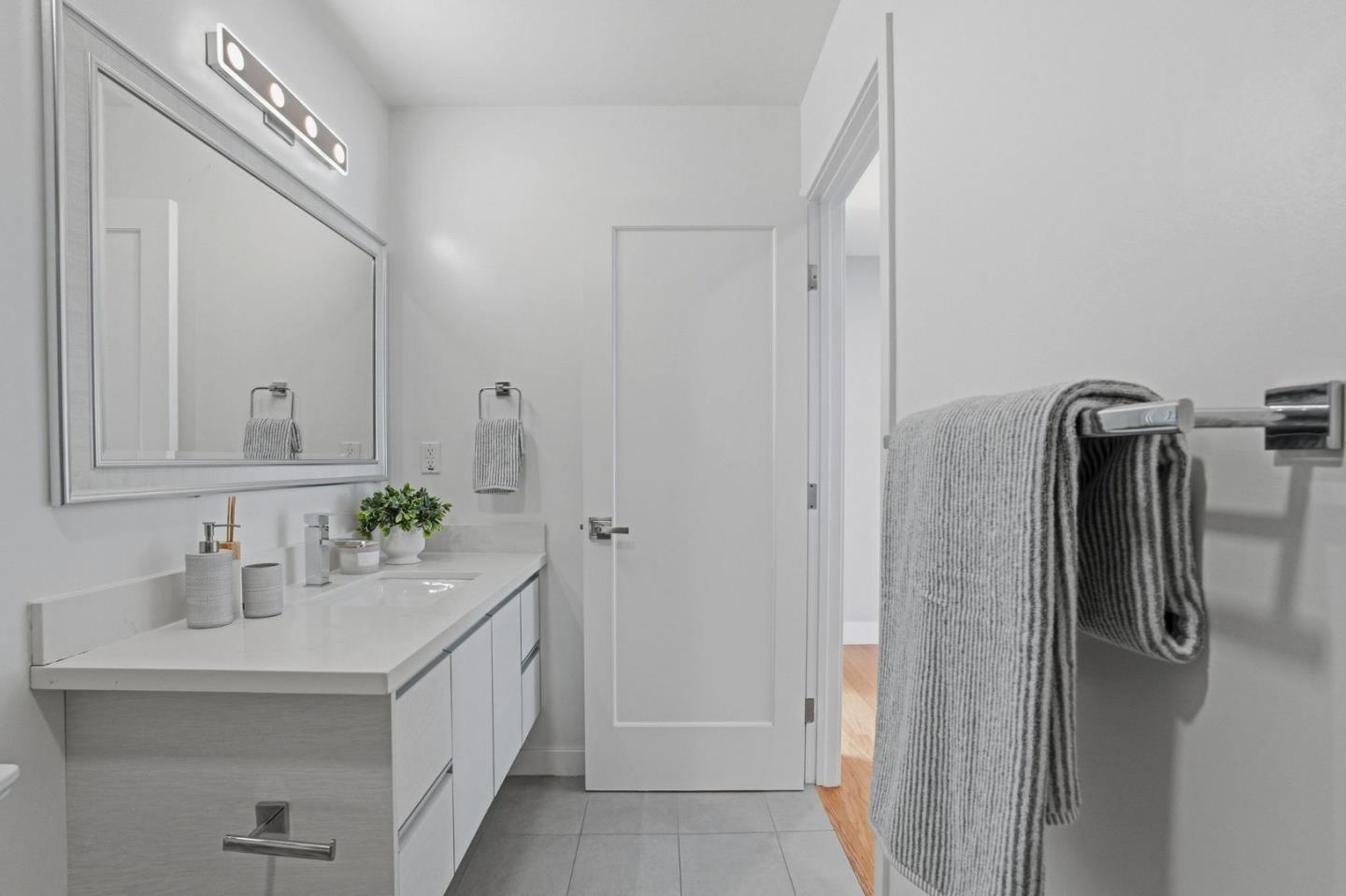 Detail Gallery Image 41 of 59 For 2109 Cipriani Blvd, Belmont,  CA 94002 - 4 Beds | 3/1 Baths