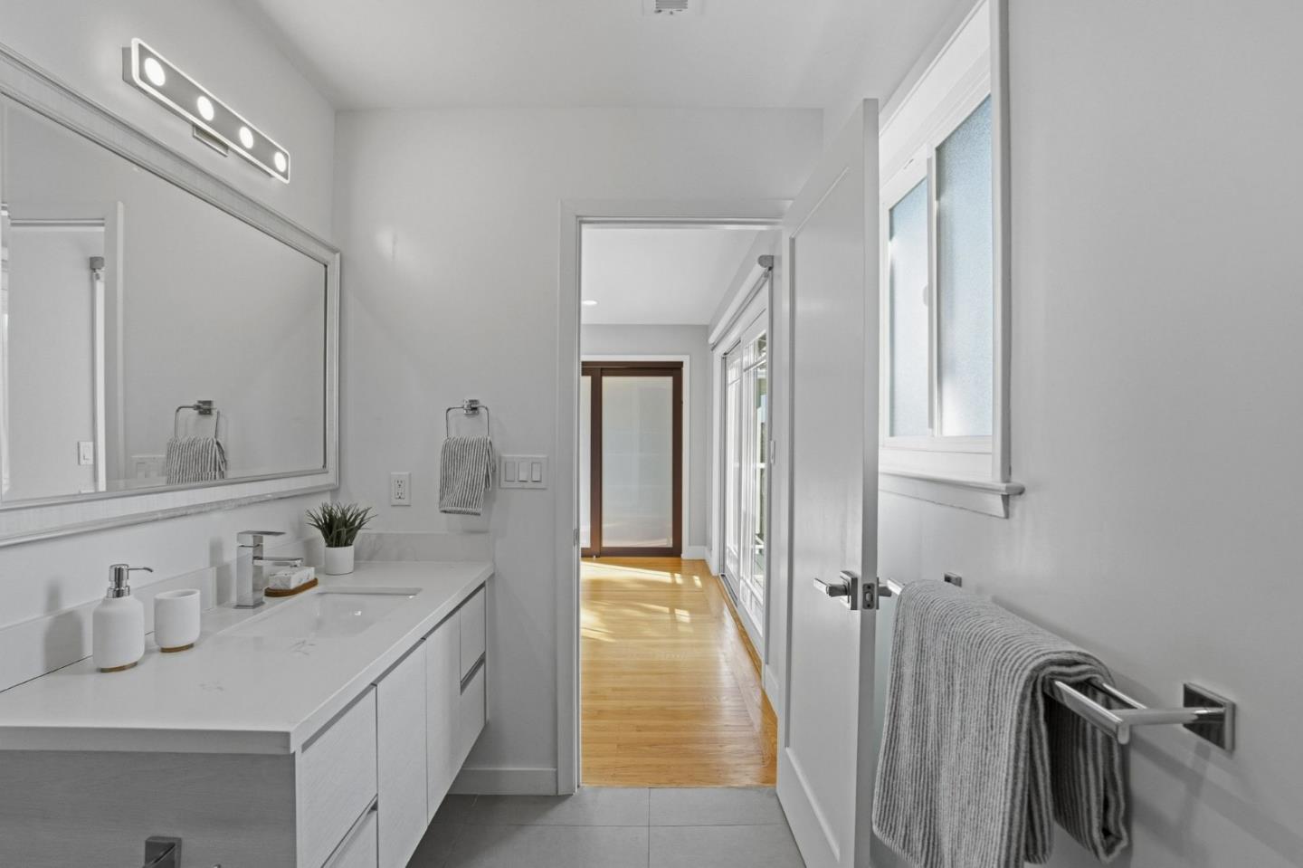 Detail Gallery Image 42 of 59 For 2109 Cipriani Blvd, Belmont,  CA 94002 - 4 Beds | 3/1 Baths