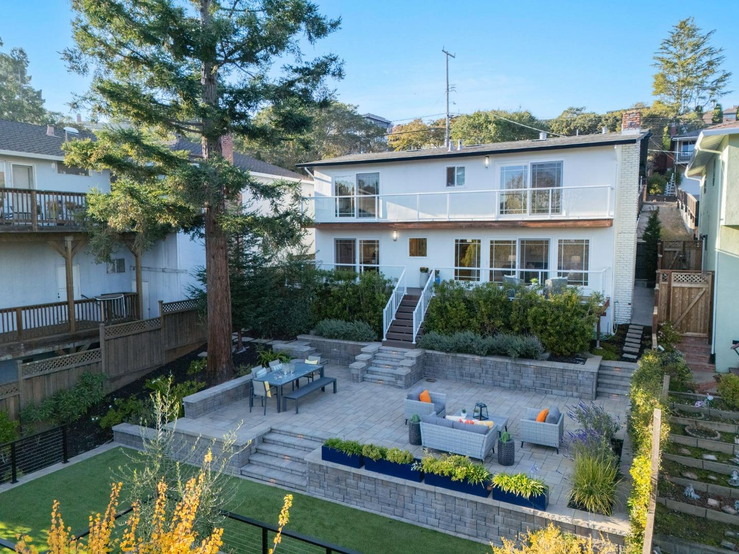 Detail Gallery Image 46 of 59 For 2109 Cipriani Blvd, Belmont,  CA 94002 - 4 Beds | 3/1 Baths