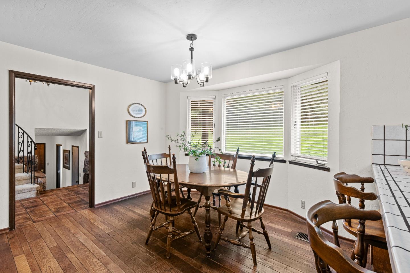 Detail Gallery Image 12 of 63 For 11900 Old Coach Rd, Gilroy,  CA 95020 - 4 Beds | 2/1 Baths