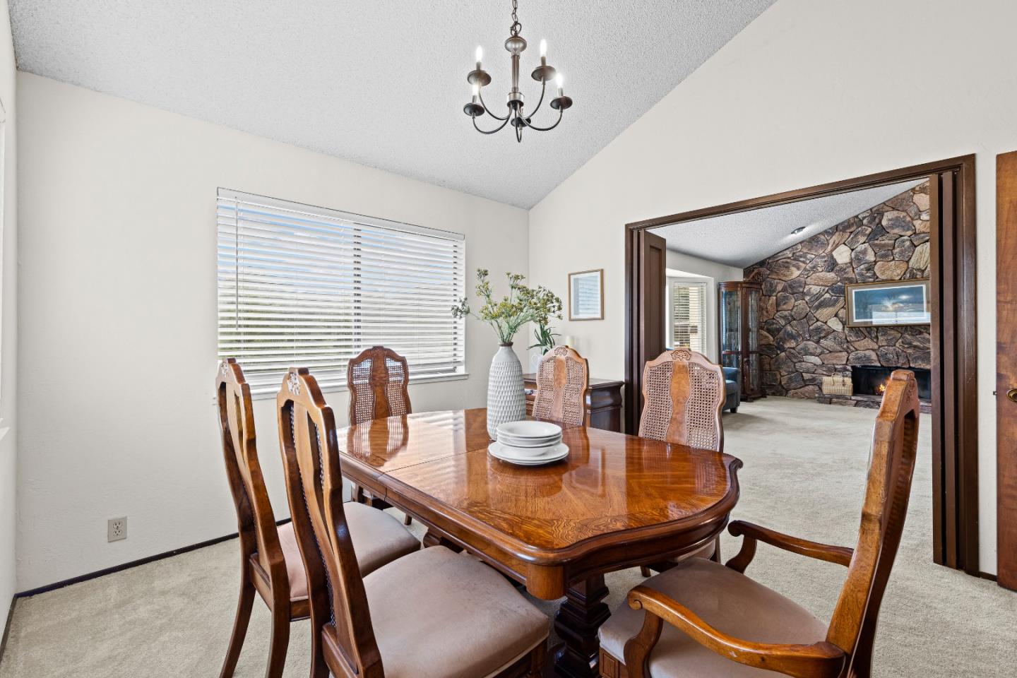 Detail Gallery Image 14 of 63 For 11900 Old Coach Rd, Gilroy,  CA 95020 - 4 Beds | 2/1 Baths