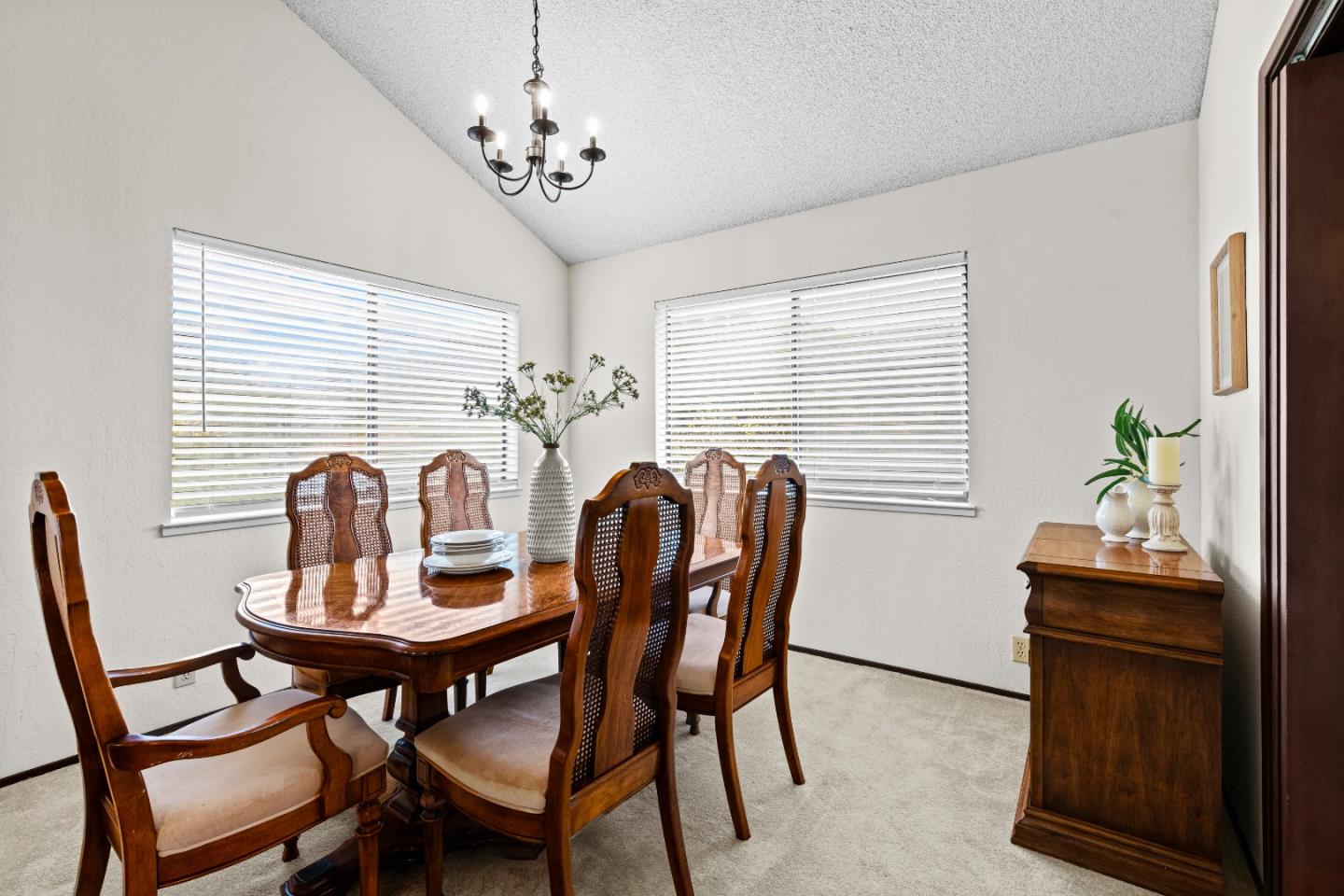 Detail Gallery Image 15 of 63 For 11900 Old Coach Rd, Gilroy,  CA 95020 - 4 Beds | 2/1 Baths