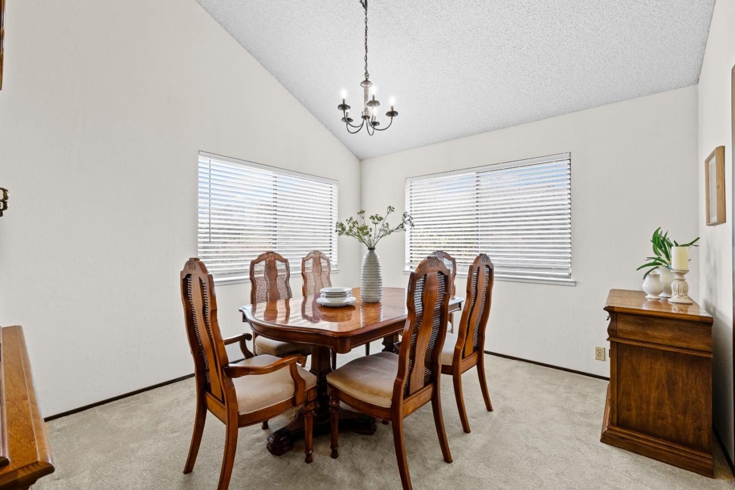 Detail Gallery Image 16 of 63 For 11900 Old Coach Rd, Gilroy,  CA 95020 - 4 Beds | 2/1 Baths