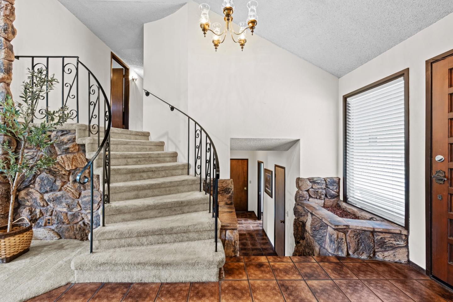 Detail Gallery Image 19 of 63 For 11900 Old Coach Rd, Gilroy,  CA 95020 - 4 Beds | 2/1 Baths