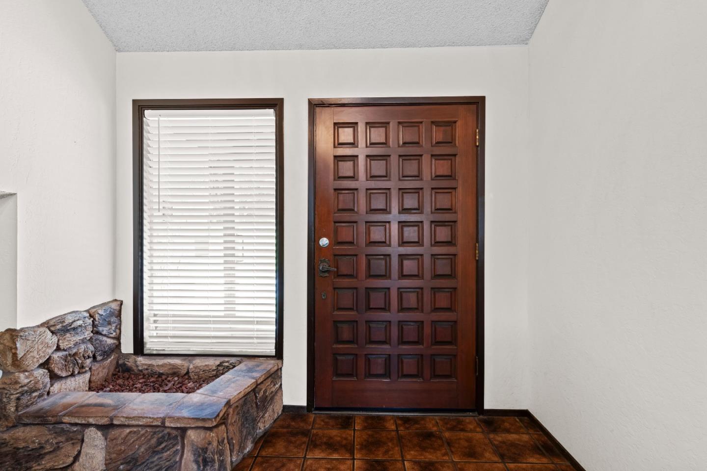 Detail Gallery Image 4 of 63 For 11900 Old Coach Rd, Gilroy,  CA 95020 - 4 Beds | 2/1 Baths