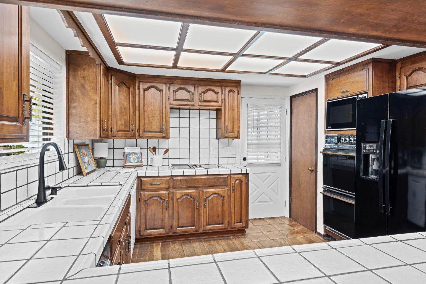 Detail Gallery Image 9 of 63 For 11900 Old Coach Rd, Gilroy,  CA 95020 - 4 Beds | 2/1 Baths