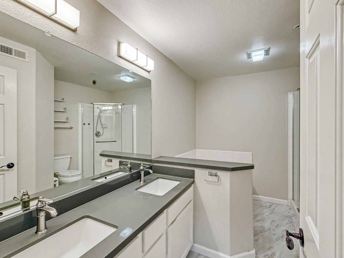 Detail Gallery Image 12 of 25 For 21239 Gary Dr #110,  Castro Valley,  CA 94546 - 2 Beds | 2 Baths