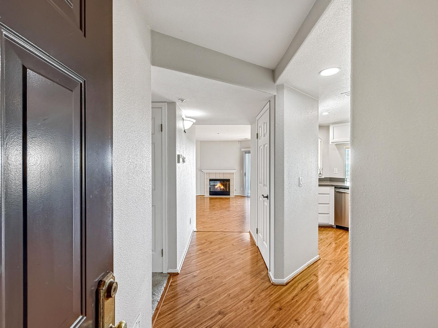 Detail Gallery Image 2 of 25 For 21239 Gary Dr #110,  Castro Valley,  CA 94546 - 2 Beds | 2 Baths
