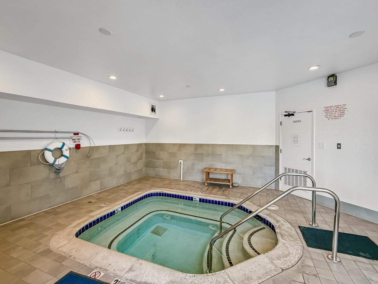 Detail Gallery Image 20 of 25 For 21239 Gary Dr #110,  Castro Valley,  CA 94546 - 2 Beds | 2 Baths