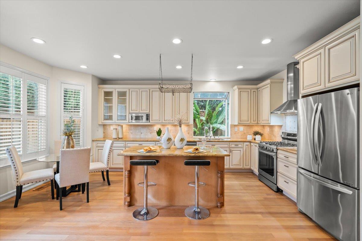 Detail Gallery Image 10 of 27 For 1436 Sandringham Way, San Jose,  CA 95126 - 4 Beds | 3 Baths