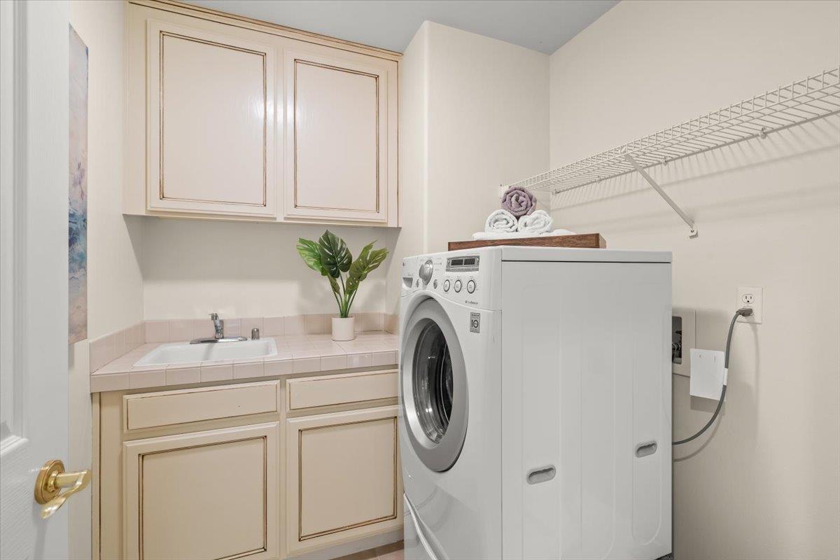 Detail Gallery Image 23 of 27 For 1436 Sandringham Way, San Jose,  CA 95126 - 4 Beds | 3 Baths