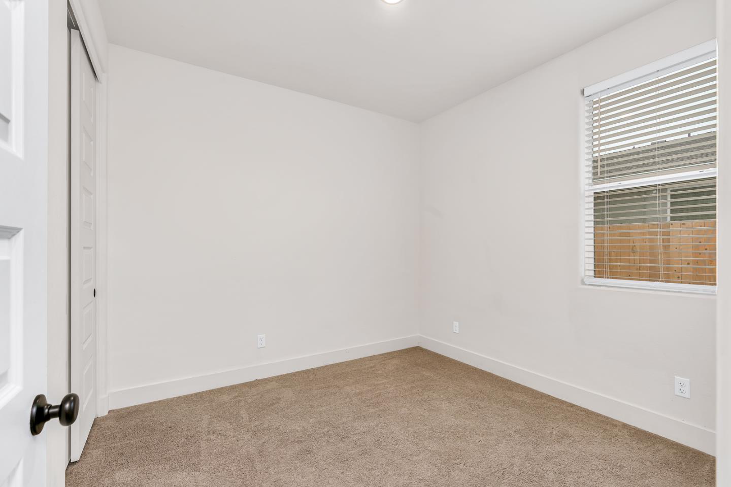 Detail Gallery Image 11 of 39 For 396 Broadstone Ct, Los Banos,  CA 93635 - 4 Beds | 2 Baths