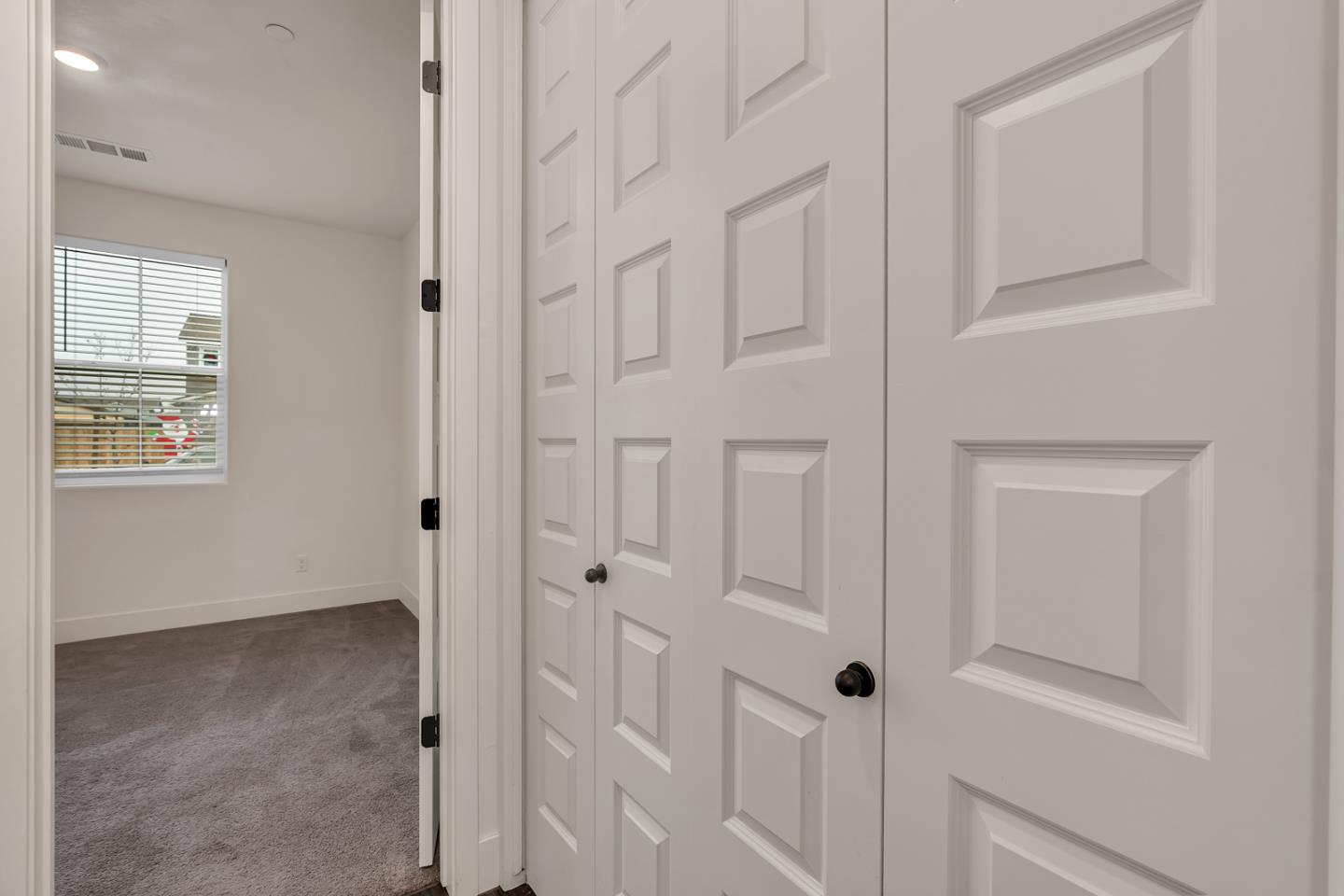 Detail Gallery Image 14 of 39 For 396 Broadstone Ct, Los Banos,  CA 93635 - 4 Beds | 2 Baths