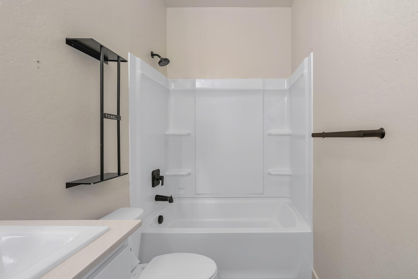 Detail Gallery Image 20 of 39 For 396 Broadstone Ct, Los Banos,  CA 93635 - 4 Beds | 2 Baths