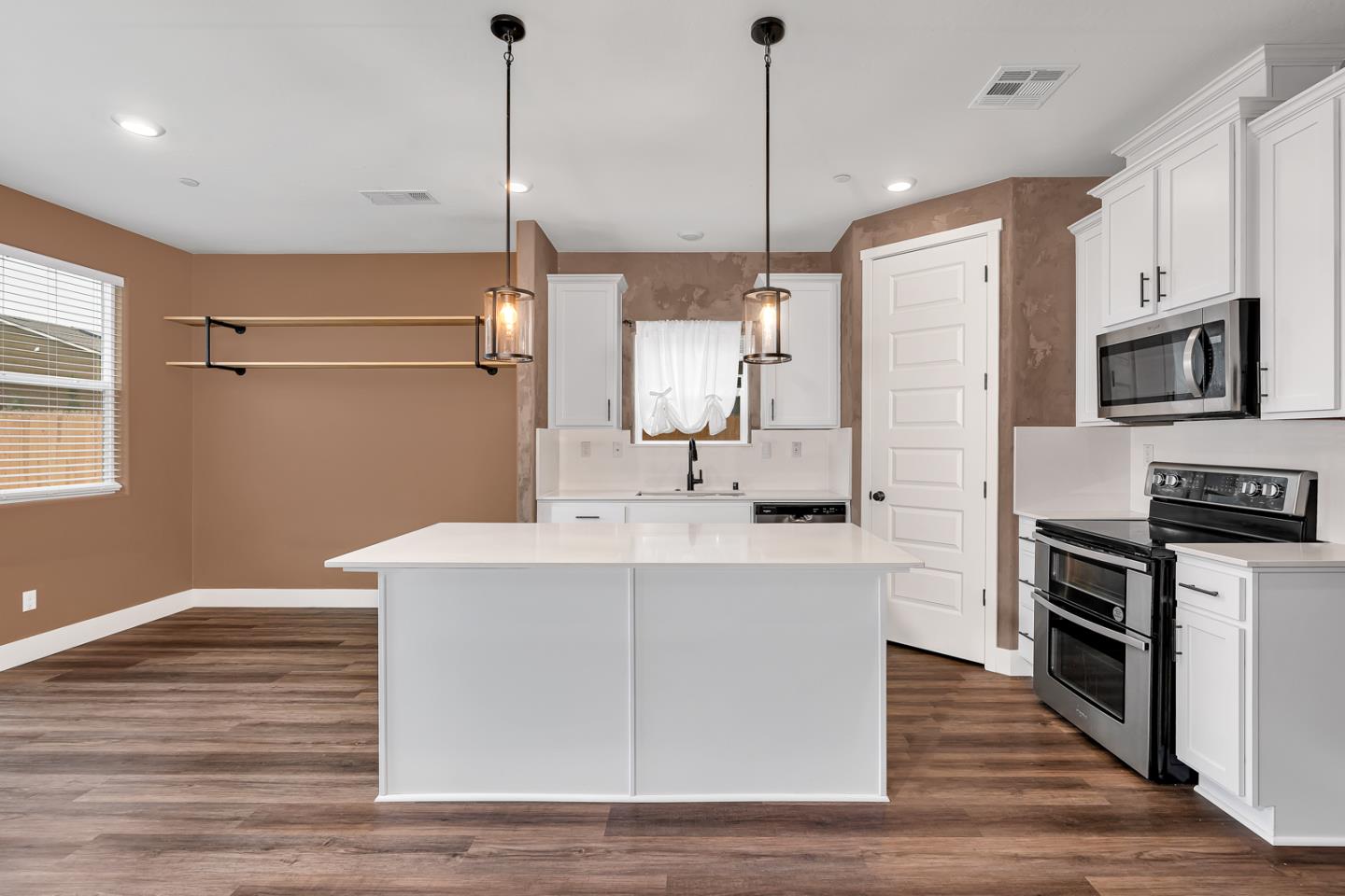 Detail Gallery Image 27 of 39 For 396 Broadstone Ct, Los Banos,  CA 93635 - 4 Beds | 2 Baths