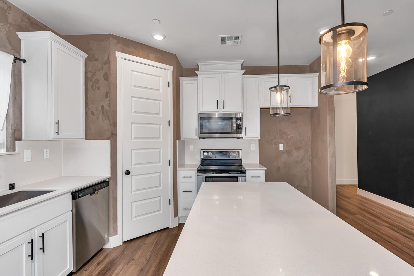 Detail Gallery Image 29 of 39 For 396 Broadstone Ct, Los Banos,  CA 93635 - 4 Beds | 2 Baths