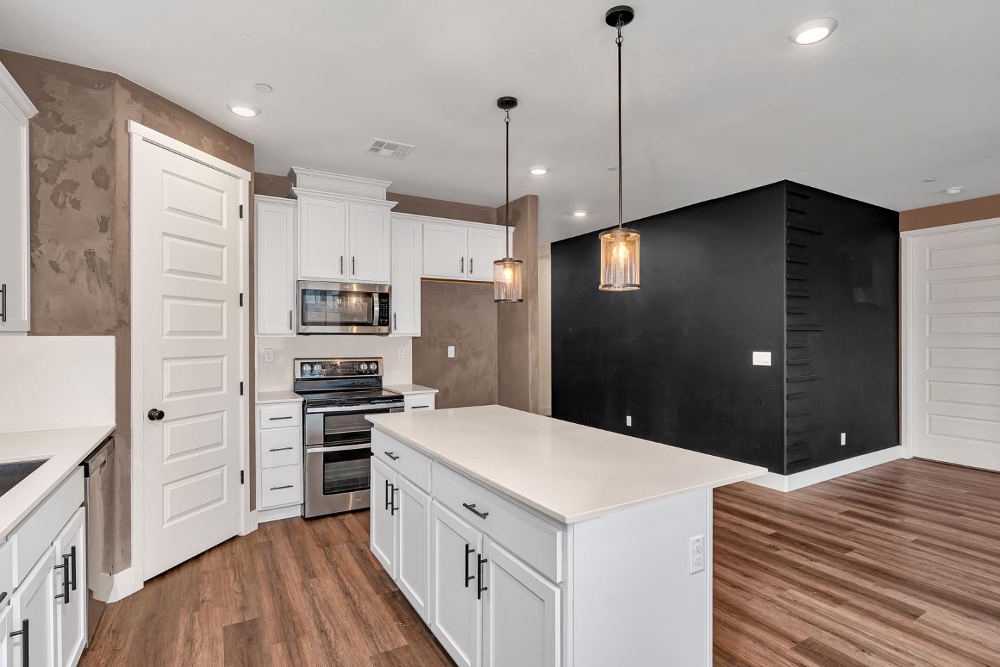 Detail Gallery Image 30 of 39 For 396 Broadstone Ct, Los Banos,  CA 93635 - 4 Beds | 2 Baths