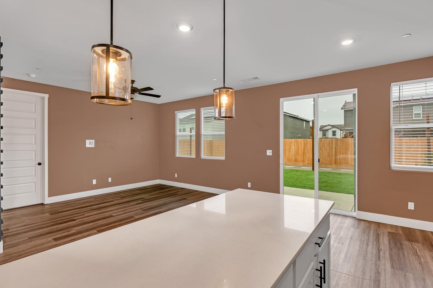 Detail Gallery Image 31 of 39 For 396 Broadstone Ct, Los Banos,  CA 93635 - 4 Beds | 2 Baths