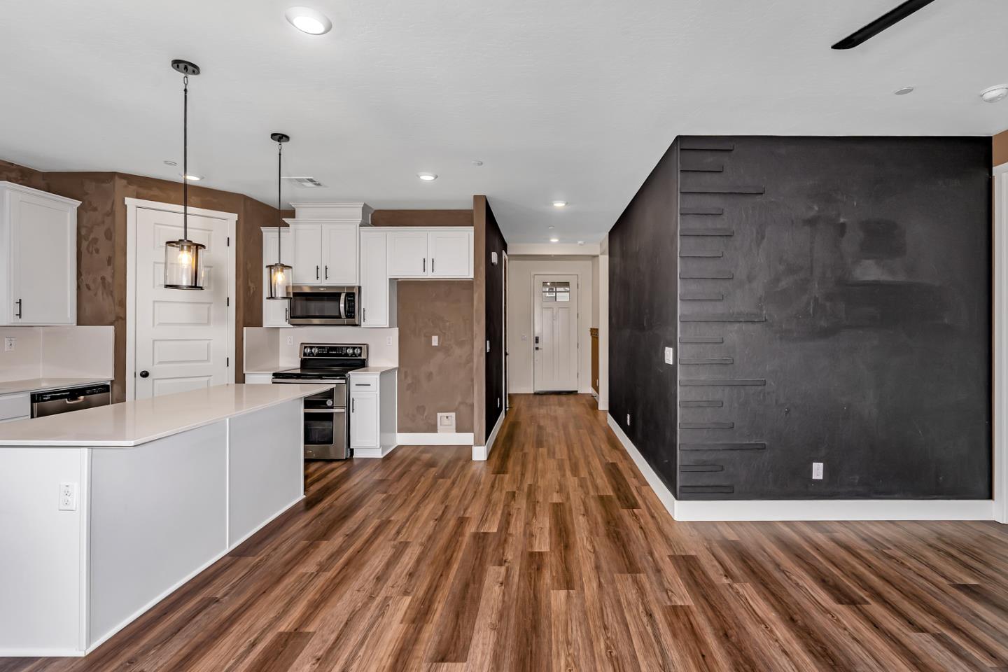 Detail Gallery Image 33 of 39 For 396 Broadstone Ct, Los Banos,  CA 93635 - 4 Beds | 2 Baths