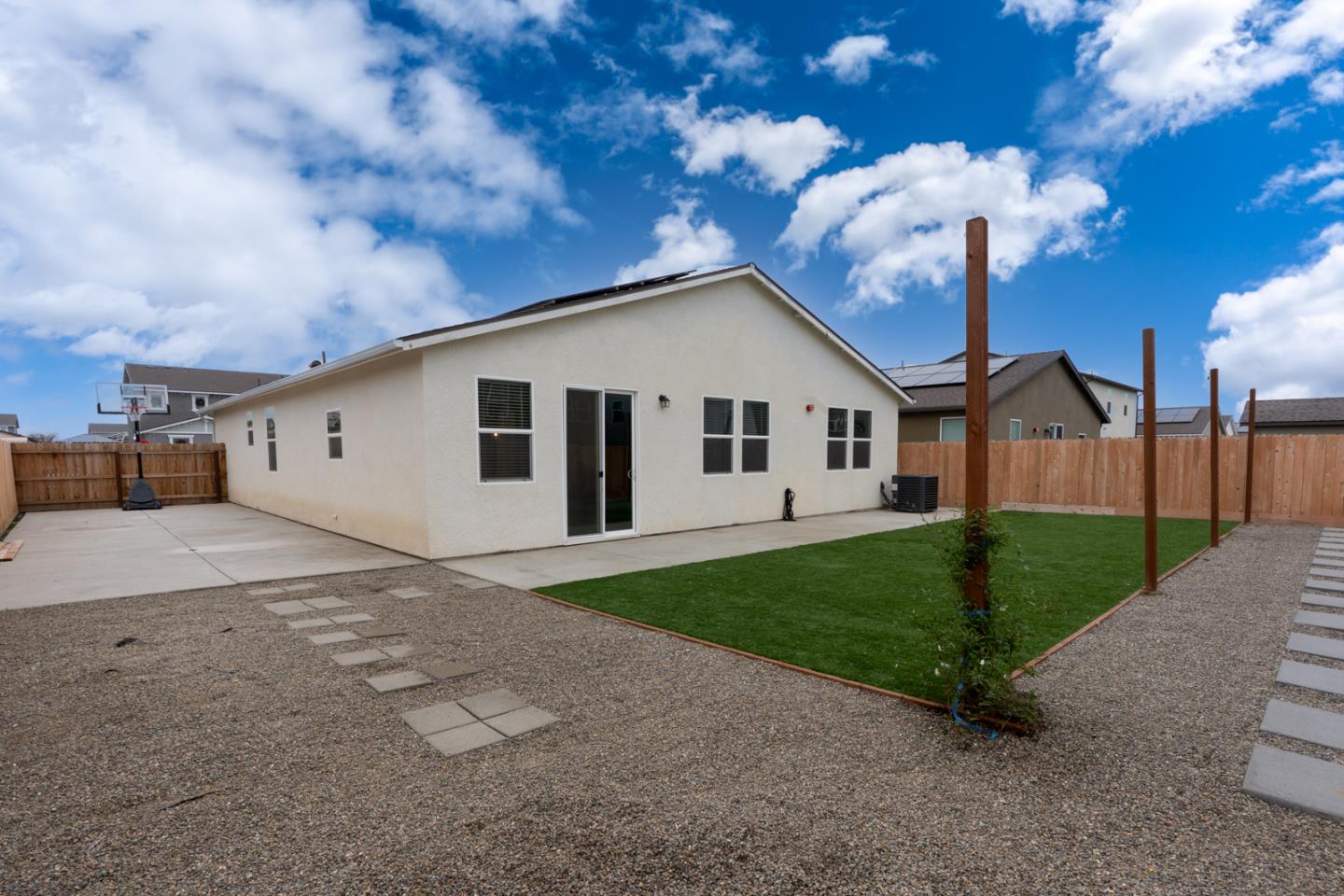 Detail Gallery Image 36 of 39 For 396 Broadstone Ct, Los Banos,  CA 93635 - 4 Beds | 2 Baths