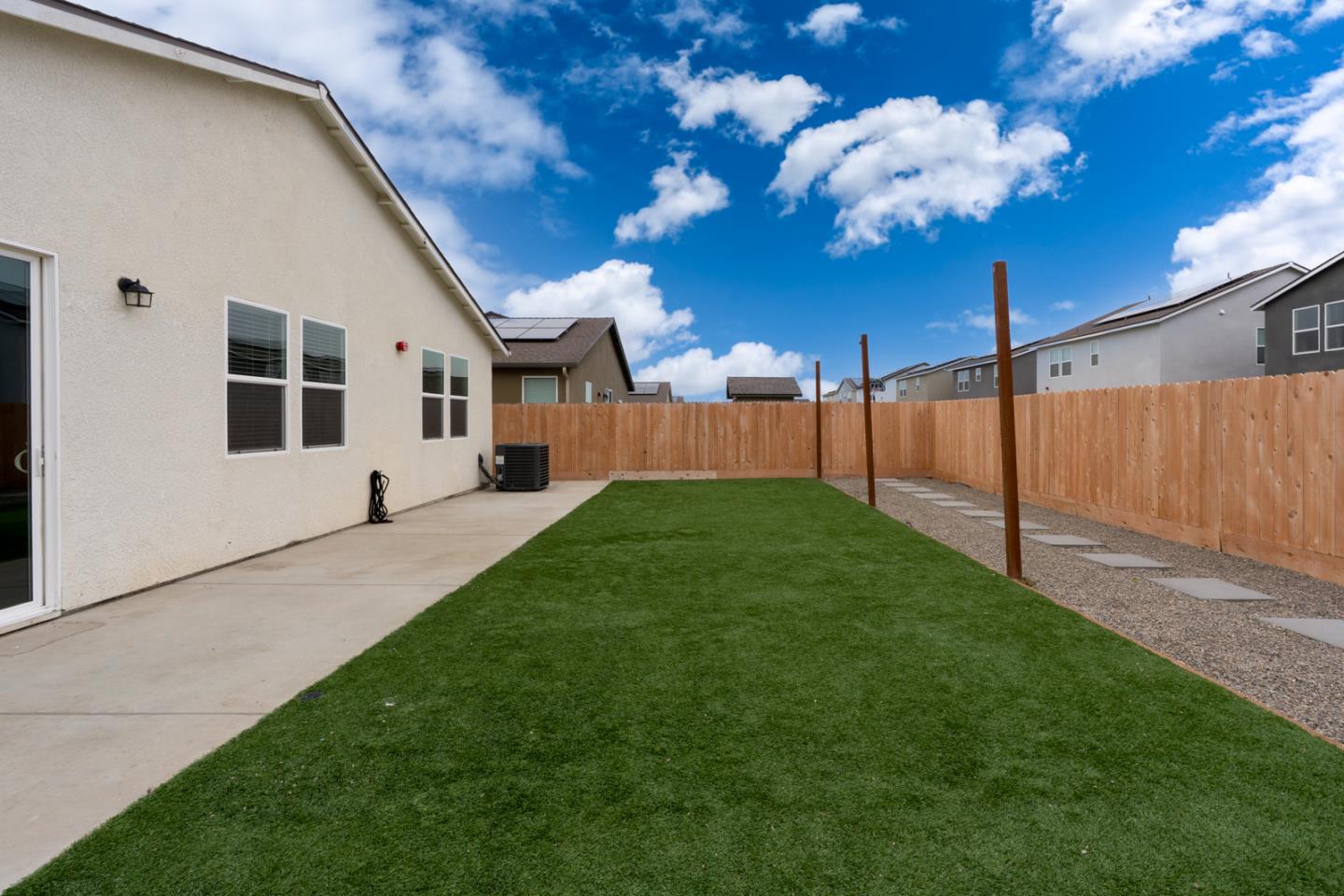 Detail Gallery Image 37 of 39 For 396 Broadstone Ct, Los Banos,  CA 93635 - 4 Beds | 2 Baths