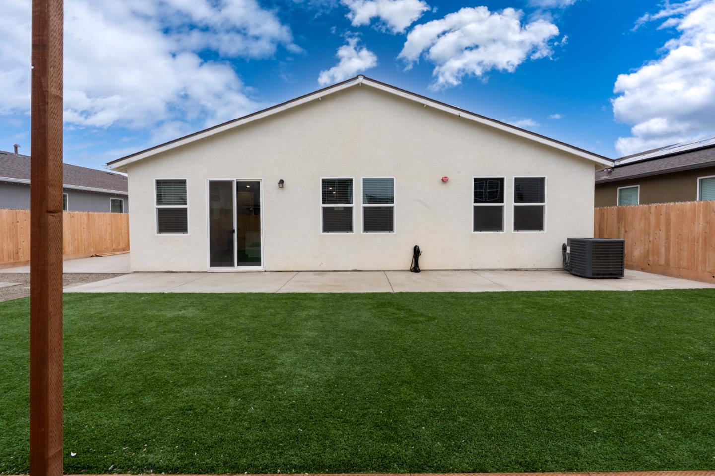 Detail Gallery Image 38 of 39 For 396 Broadstone Ct, Los Banos,  CA 93635 - 4 Beds | 2 Baths