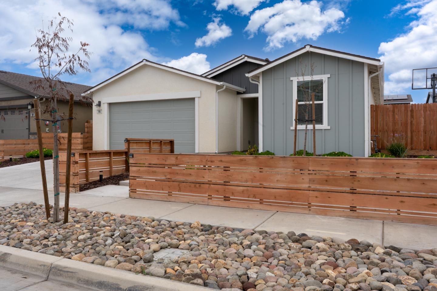 Detail Gallery Image 4 of 39 For 396 Broadstone Ct, Los Banos,  CA 93635 - 4 Beds | 2 Baths