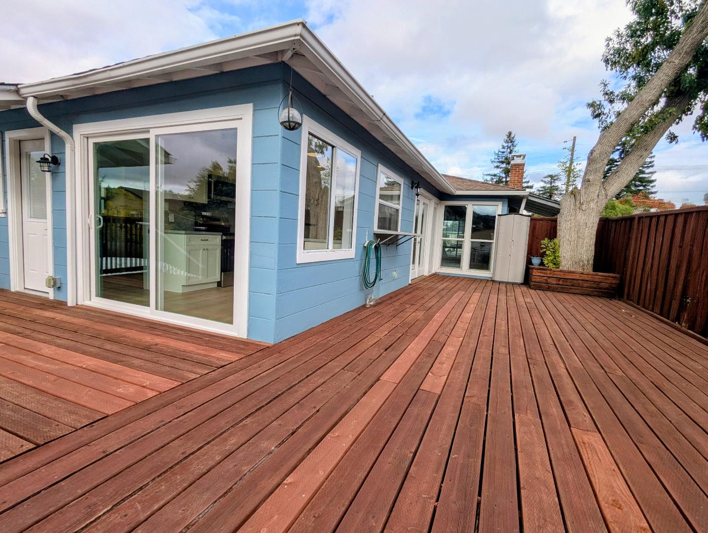 Detail Gallery Image 16 of 27 For 41 Inner Cir, Redwood City,  CA 94062 - 3 Beds | 2 Baths