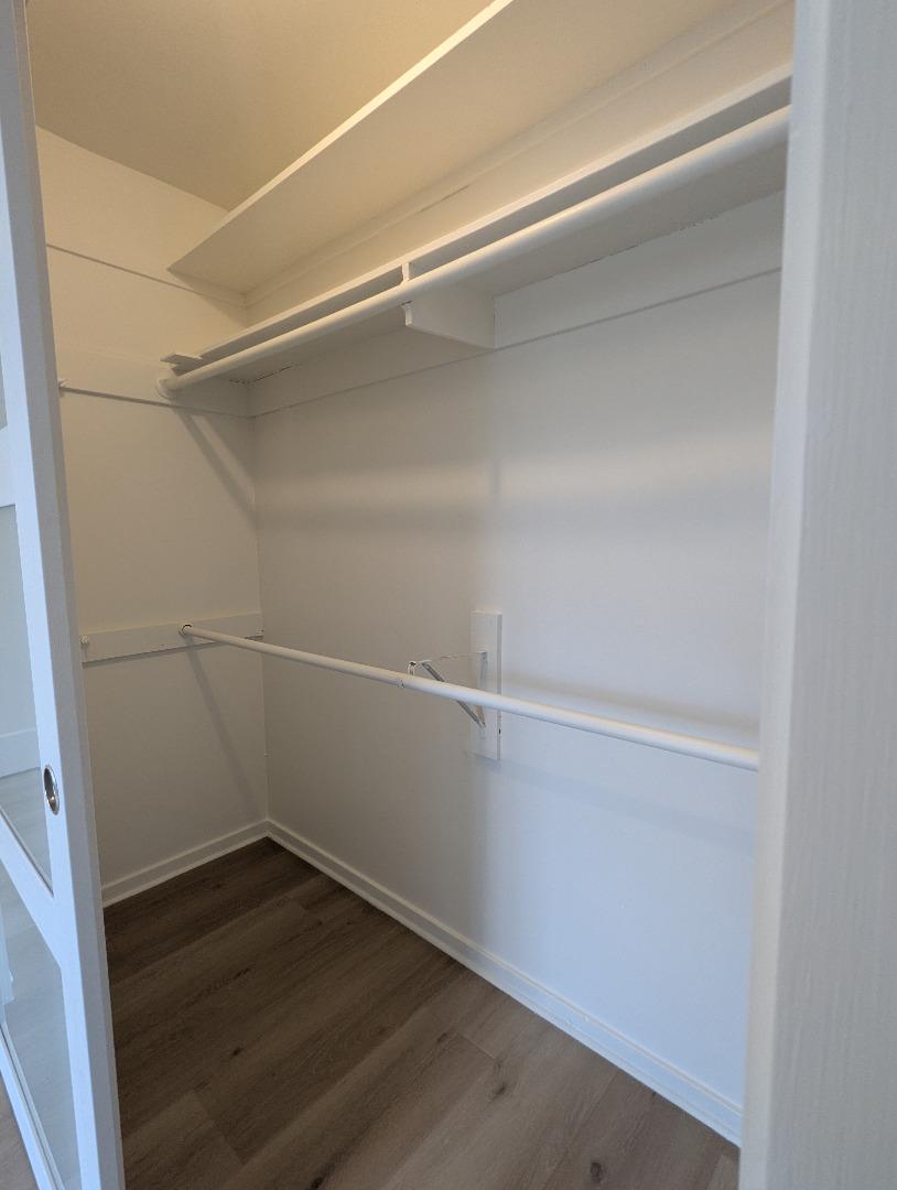 Detail Gallery Image 4 of 27 For 41 Inner Cir, Redwood City,  CA 94062 - 3 Beds | 2 Baths