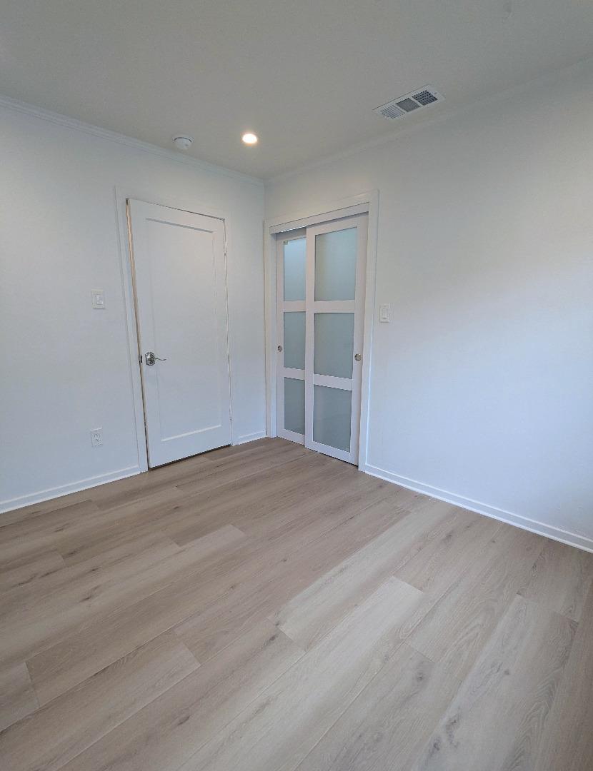 Detail Gallery Image 7 of 27 For 41 Inner Cir, Redwood City,  CA 94062 - 3 Beds | 2 Baths