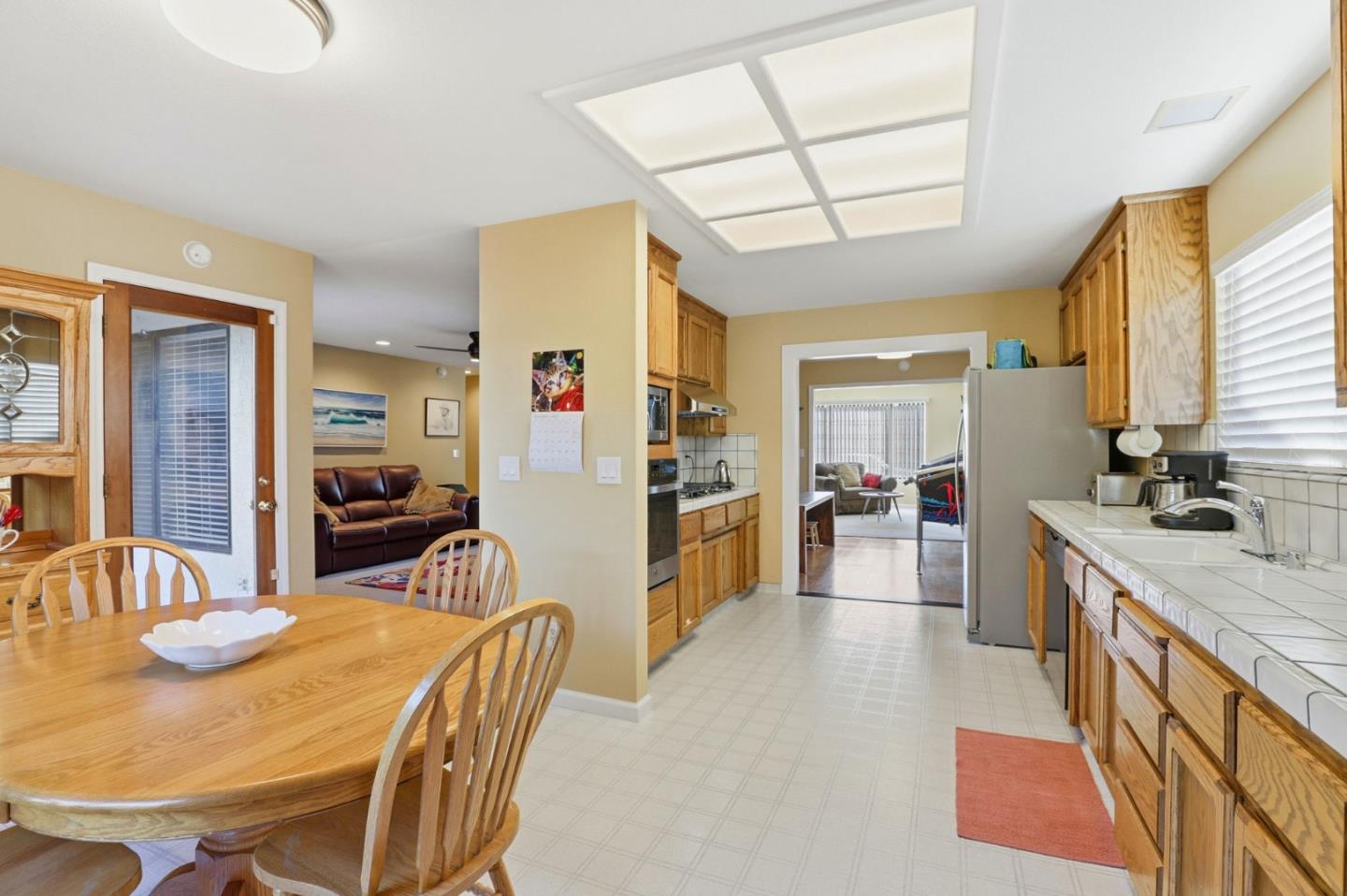 Detail Gallery Image 8 of 34 For 1650 Sausalito Dr, Hollister,  CA 95023 - 4 Beds | 2 Baths